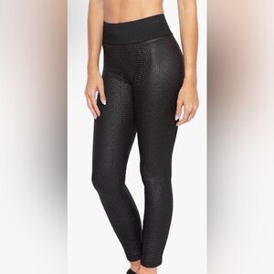 Koral drive high rise Legging in sonic textured fabric Xsmall